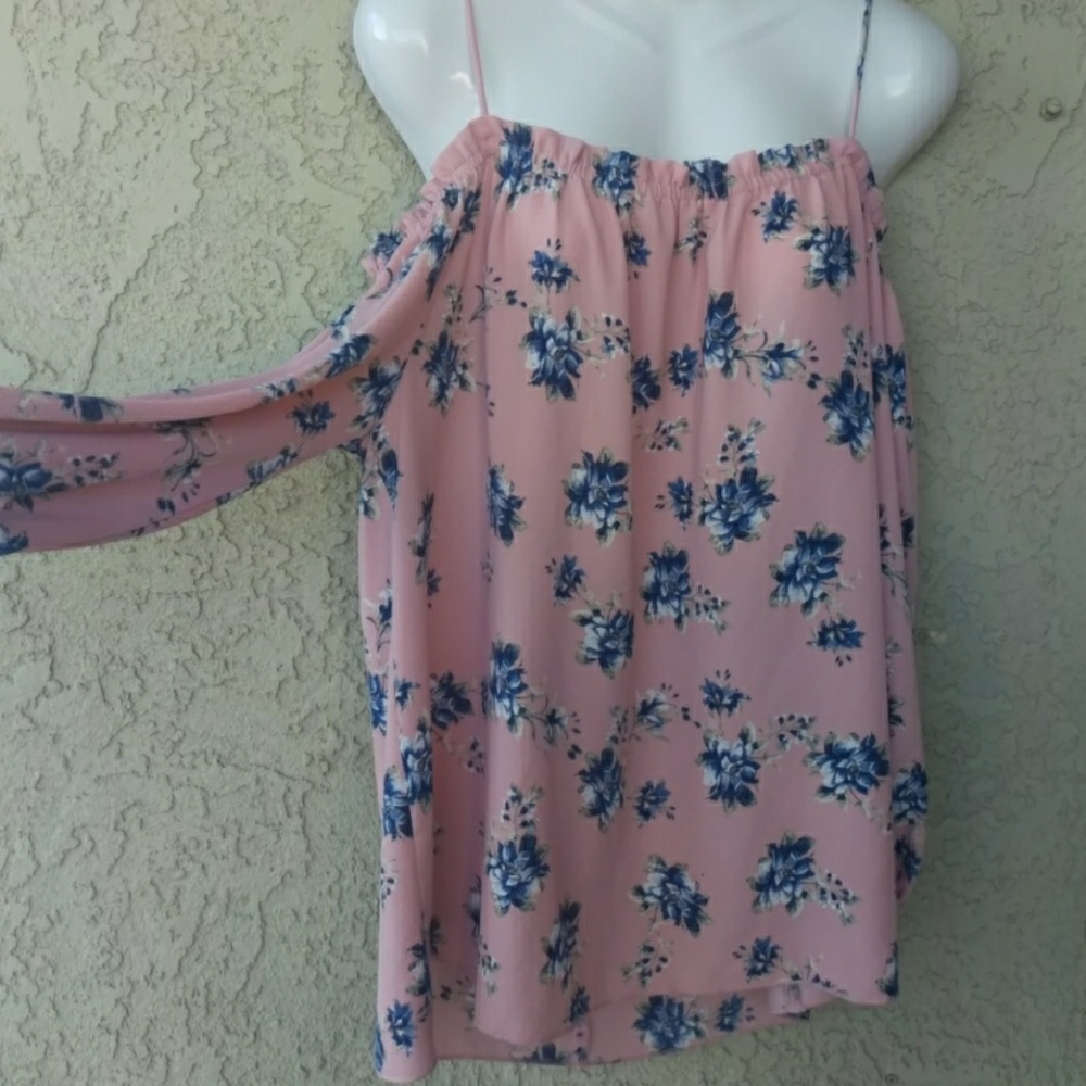 Paper crane cold shoulder flower top - Picture 4 of 7